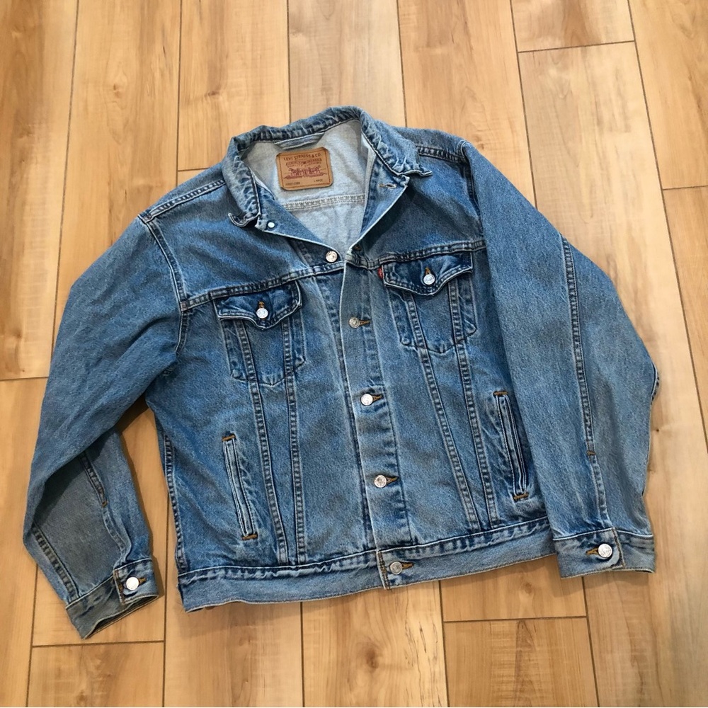 Levi’s Light Wash Denim Jacket